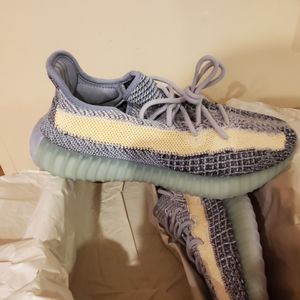 Yeezy 350 V2 Ash Blue